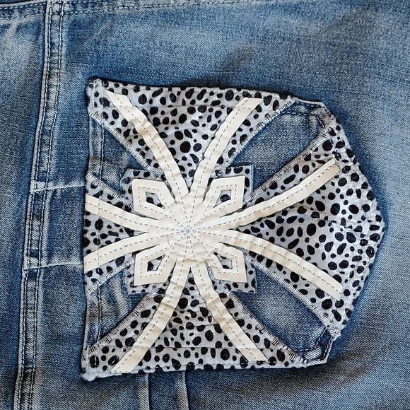 NWT Jack David Plus Size Blue Medium Wash Jeans with Decorated Pockets Size 22 - Picture 2 of 11